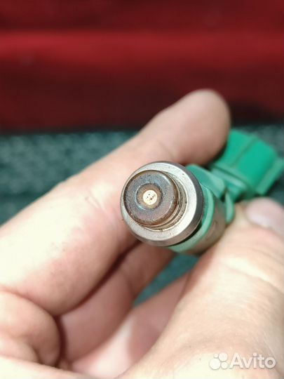 Форсунка топливная Toyota Prius 10 1NZ-FXE