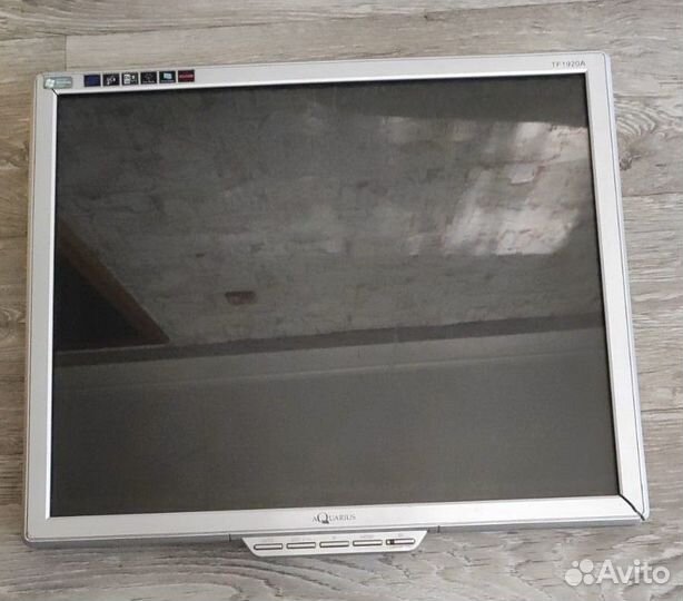 Разобранный монитор Aquarius TF1920A