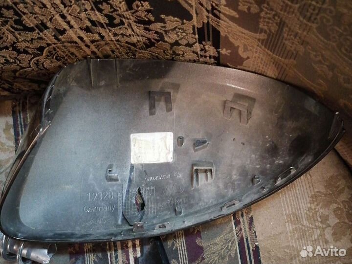 Зеркало правое на запчасти Skoda Yeti с 2009