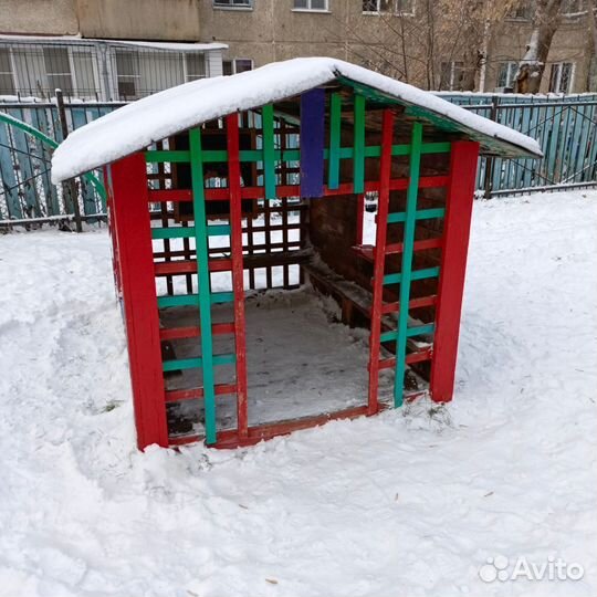 Детский деревянный домик