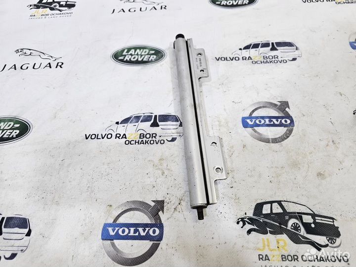 Рейка топливная рампа бенз Volvo S40 V40 1995-1998