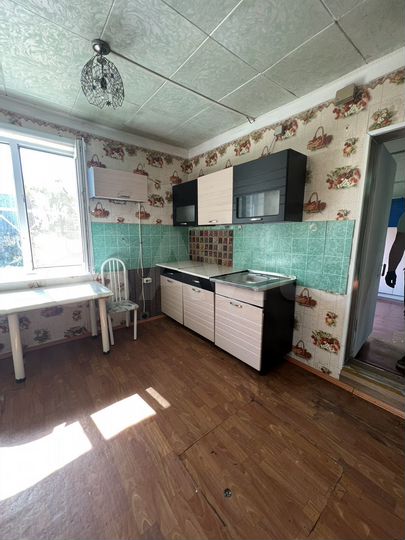 Дом 38,2 м² на участке 8 га