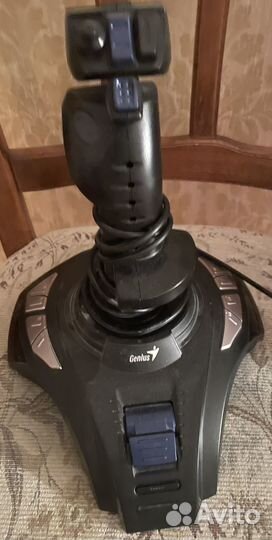 Джойстик genius