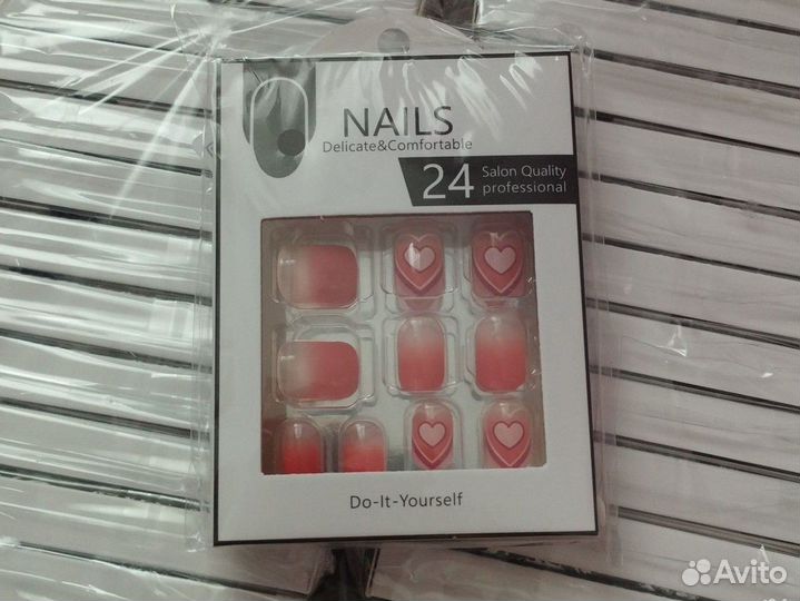 Накладные ногти с дизайном