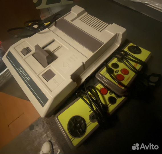 Игровая приставка dendy