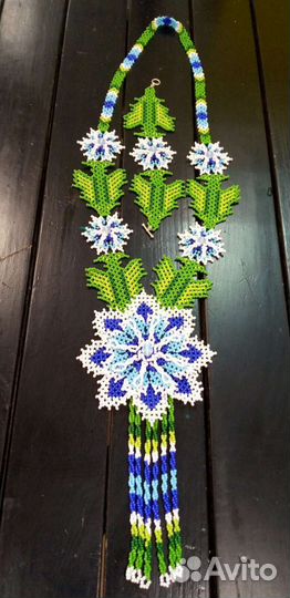 Украшение с браслетом