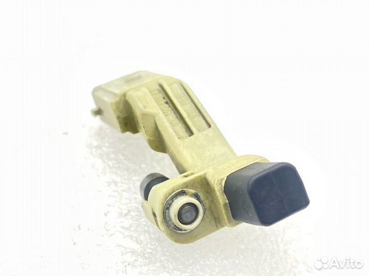 Датчик положения коленвала Volkswagen Jetta 6 1.4