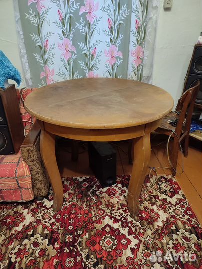 Стол круглый старинный СССР