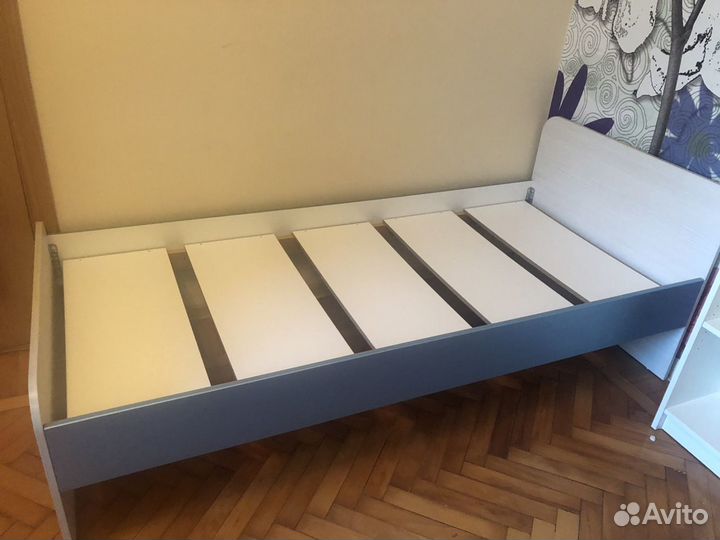 Кровать с матрасом