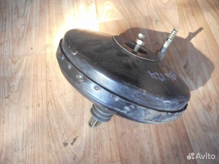 Усилитель тормозов вакуумный Mercedes Benz W124 1