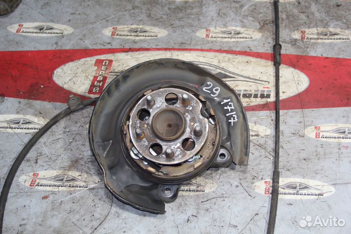 Ступица зад право c Toyota Isis ANM10W 1AZ-FSE