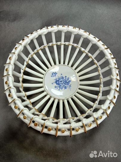 Сухарница фарфор