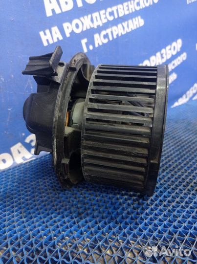 Моторчик печки Renault Logan седан K7J 2007