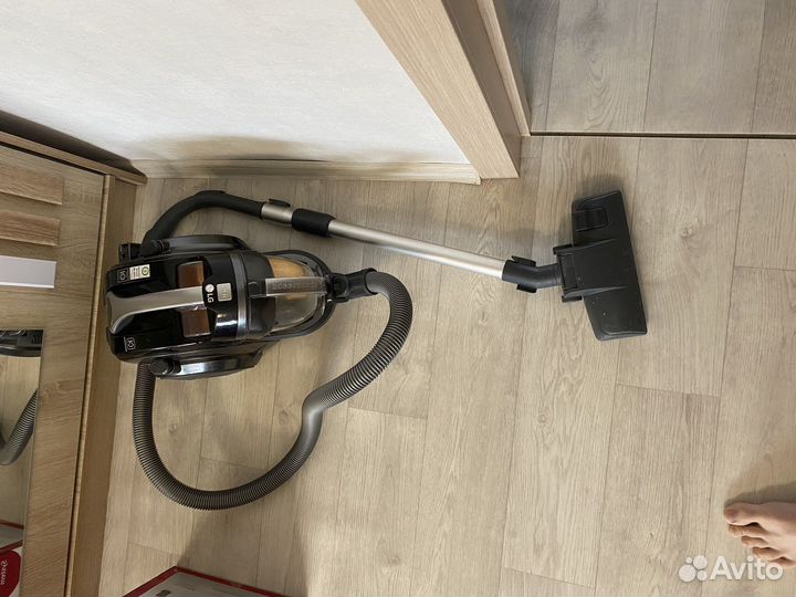 Пылесос LG Kompressor VC73180nnto