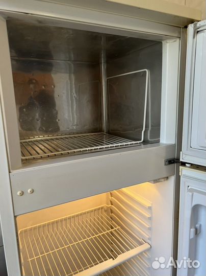 Холодильник б/у Whirlpool