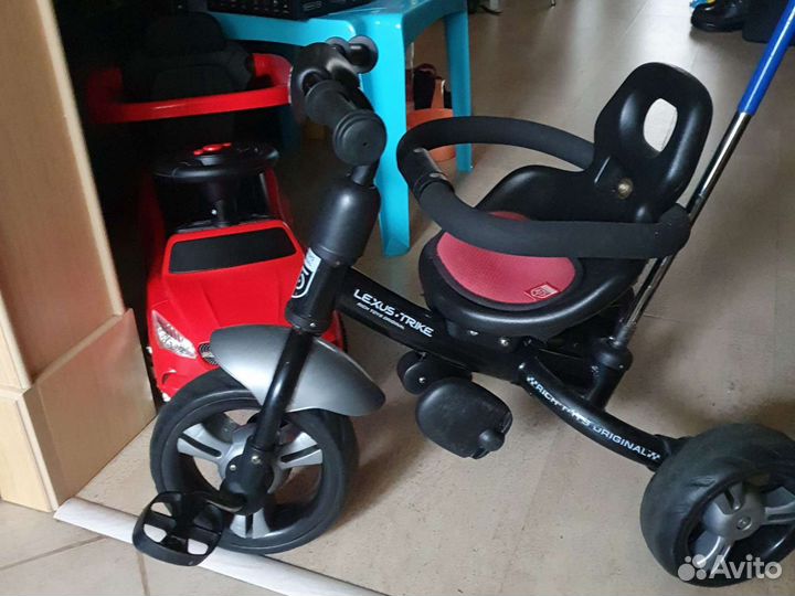 Детская машинка каталка и трёхколёсный велосипед в