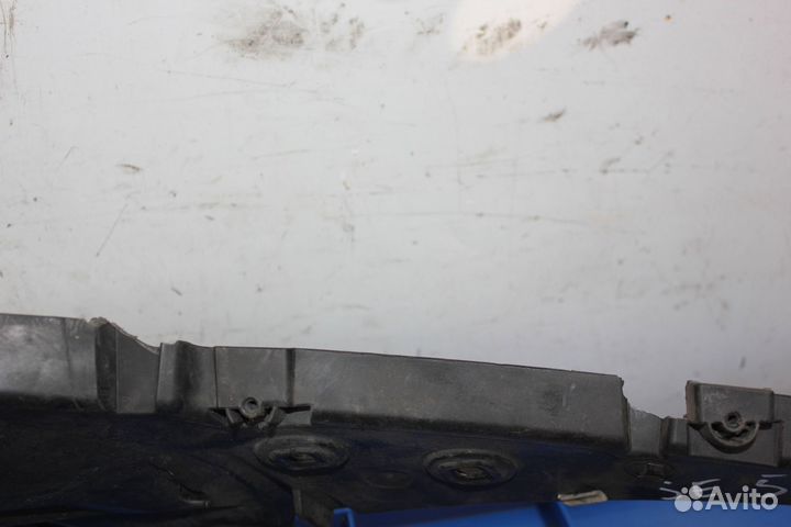 Кронштейн бампера передний Audi Q7 4L (2008)