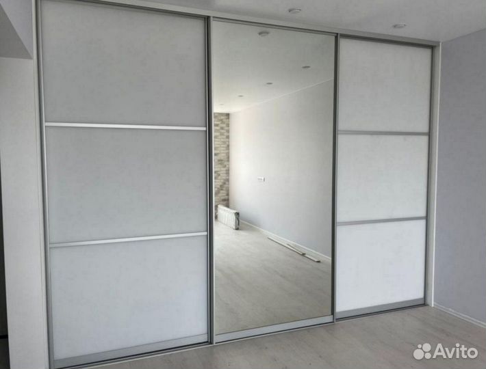 Угловой шкаф для одежды