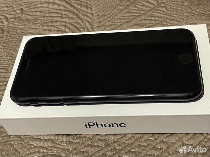 iPhone SE (2022), 128 ГБ