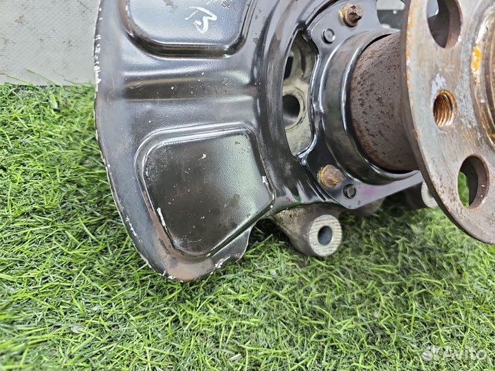 Кулак передний левый Mercedes-Benz E-Class W212