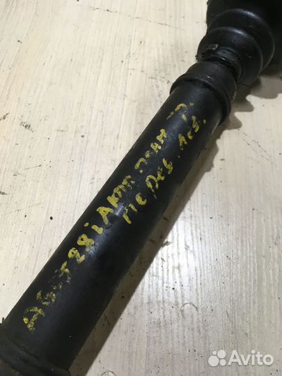 Полуось передняя левая Ауди А6 С5 2.8 АКПП