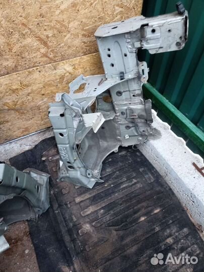 Рено Сценник 2 четверть, лонжерон