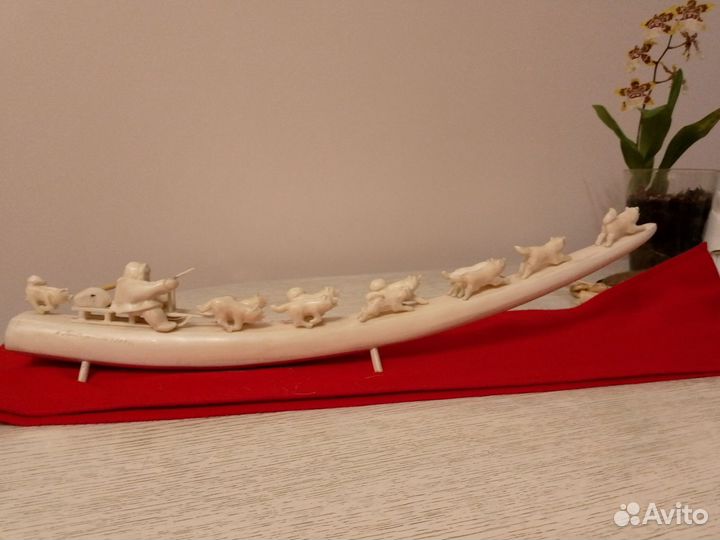 Каюр и собачья упряжка