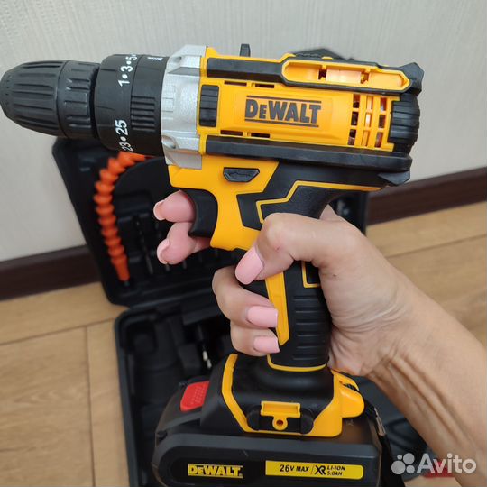 Шуруповерт Dewalt 26V новый ударный