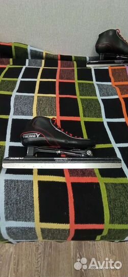 Конькобежные коньки Viking