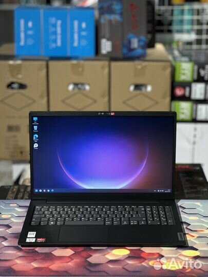 Ноутбук Lenovo DDR5 8GB