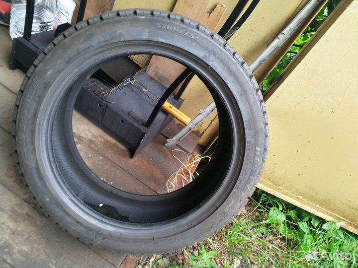 Bridgestone Blizzak Revo GZ 215/45 R17