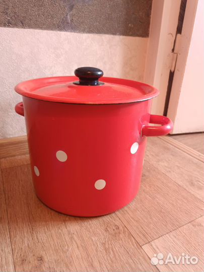 Кастрюля эмалированная большая СССР