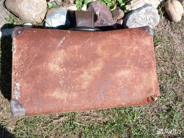 Чемодан антикварный
