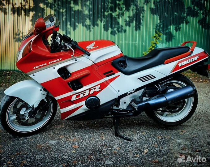 Honda CBR1000F