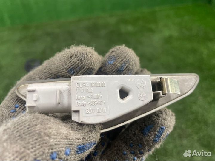 Повторитель поворота в крыло передний правый Bmw