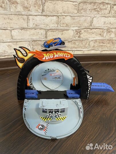 Hot wheels трек