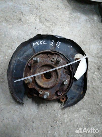 Поворотный кулак задний правый Ssangyong Rexton