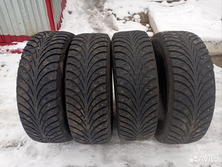 Sava Eskimo Stud 215/65 R16 98T