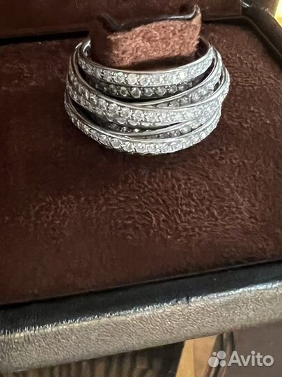 Кольцо с бриллиантом