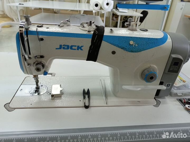 Швейная машина jack f 4