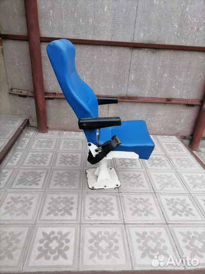 Автомобильное кресло