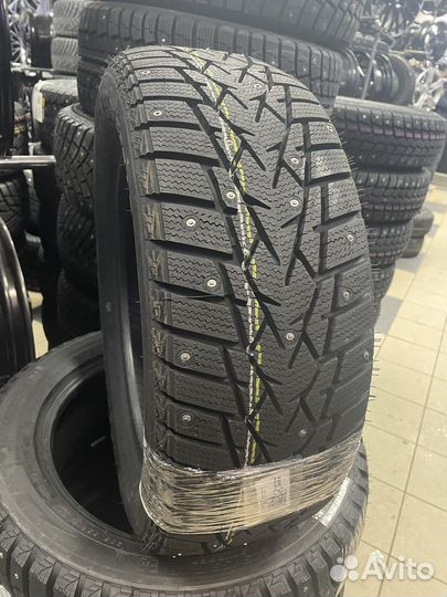 DoubleStar DW01 235/60 R18 104T