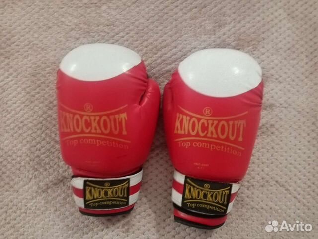 Боксерские перчатки Knockout
