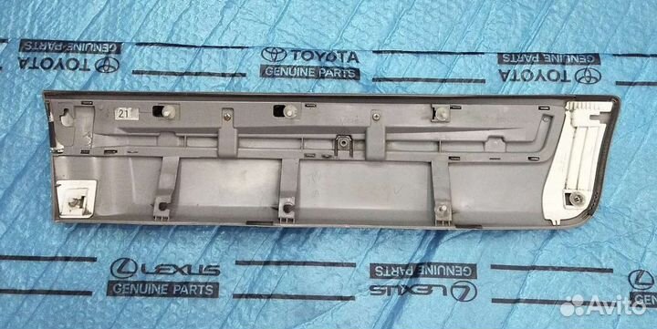 Молдинг Ленд Крузер 200 задний правый черный 12-15