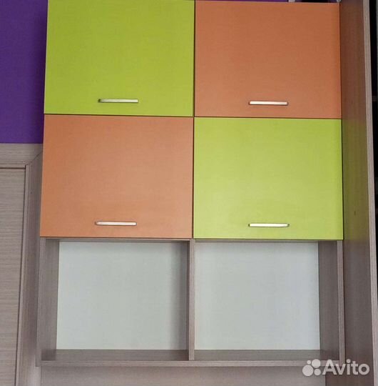 Полка настенная навесная и стол