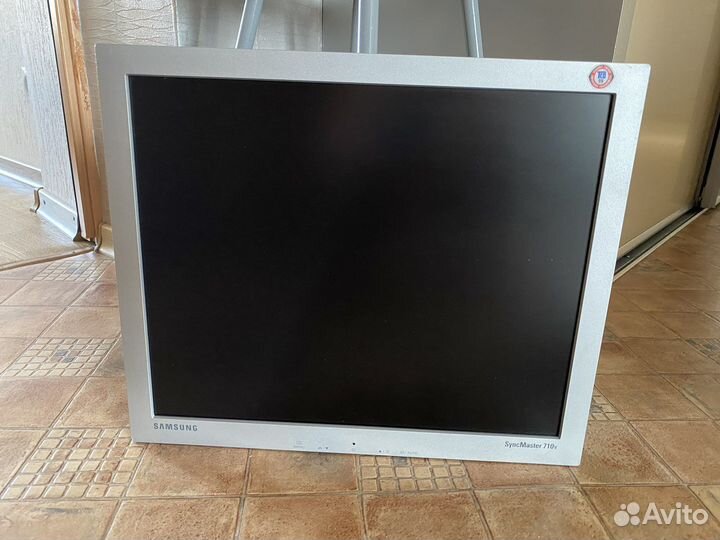 Монитор Samsung syncmaster 710v