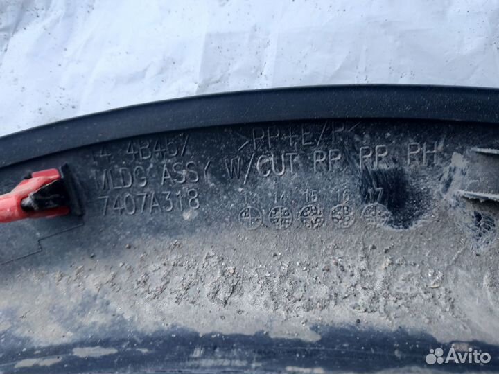 Накладка бампера правая Mitsubishi Outlander 2014