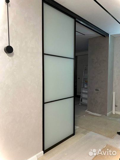 Раздвижная перегородка с матовым стеклом