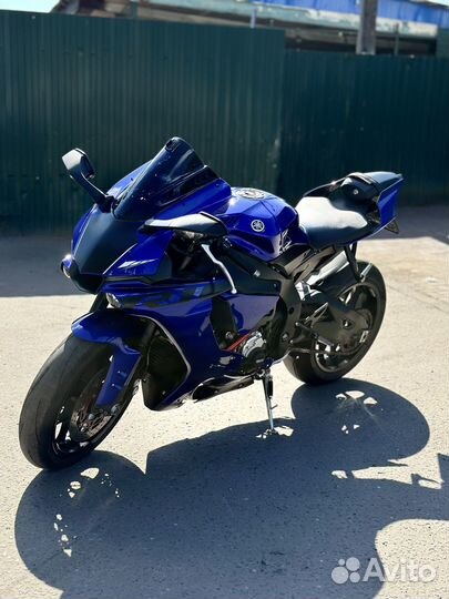 Yamaha YZF-R1