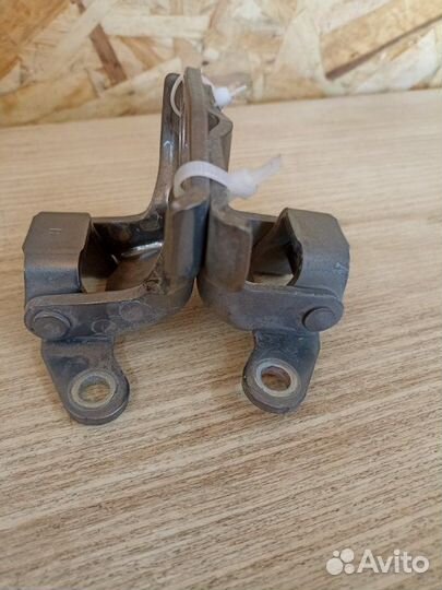 Петля двери задняя правая Ssangyong Actyon 2011-Нв